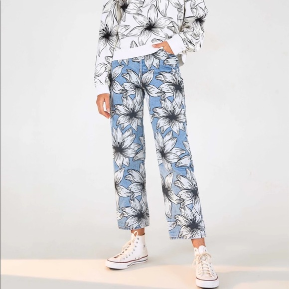 Levis Ribcage Crop Floral Jean 